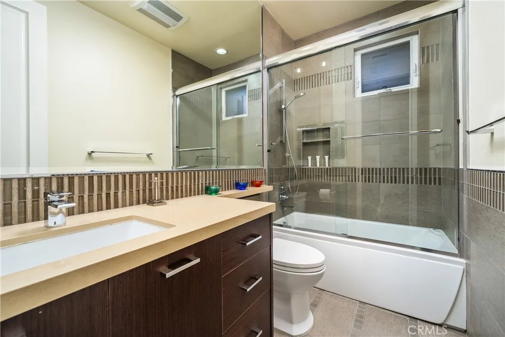 1051 Oak Canyon Lane, Glendora, California 91741 home-pic-40