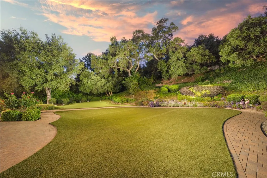 1051 Oak Canyon Lane, Glendora, California 91741 home-pic-4