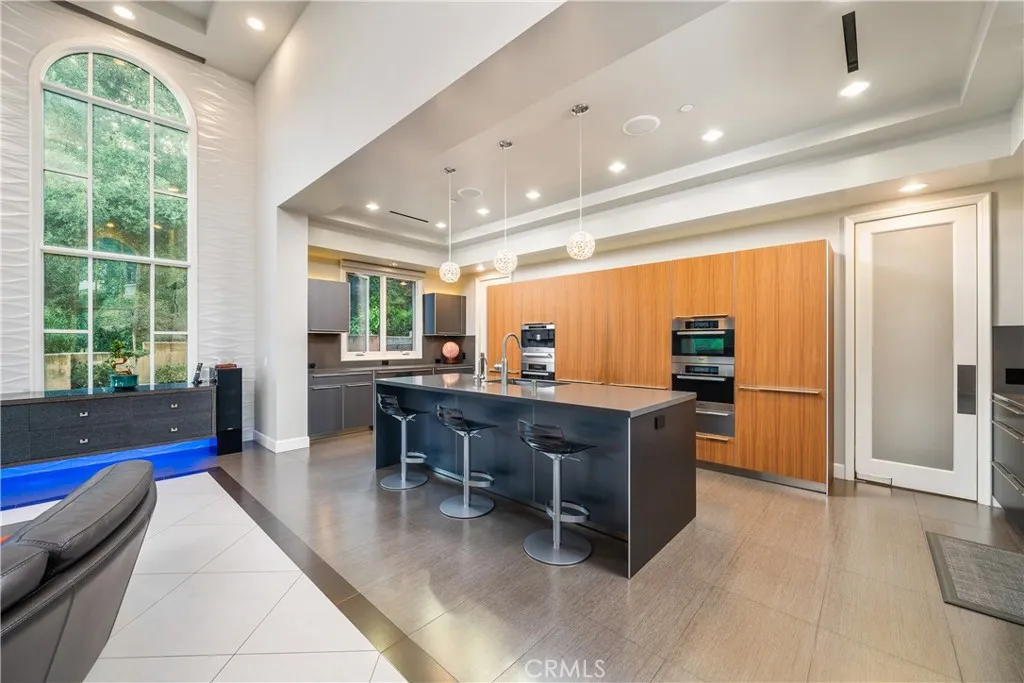 1051 Oak Canyon Lane, Glendora, California 91741 home-pic-14