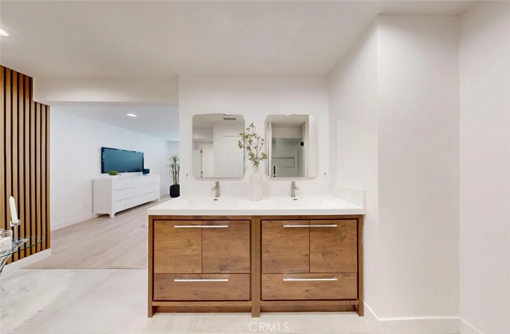 4263 E Ranch Gate Road, Anaheim Hills, California 92807 home-pic-25