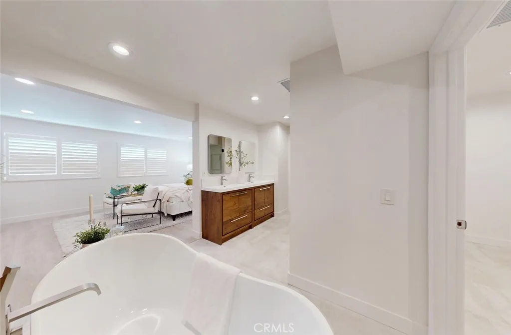 4263 E Ranch Gate Road, Anaheim Hills, California 92807 home-pic-24