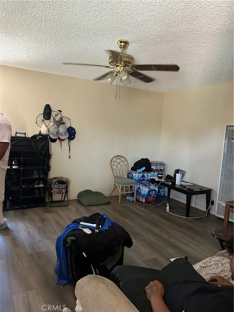2647 Chelsea Street 4, Los Angeles, California 90033 home-pic-2