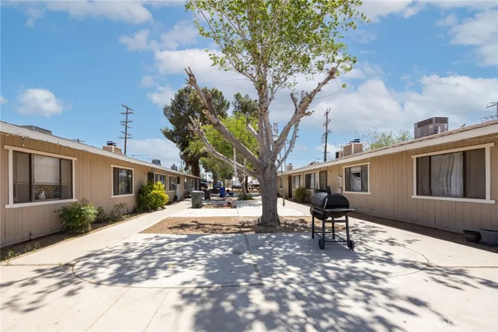 19287 Us Highway 18, Apple Valley, California 92307