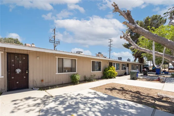 19287 Us Highway 18, Apple Valley, California 92307