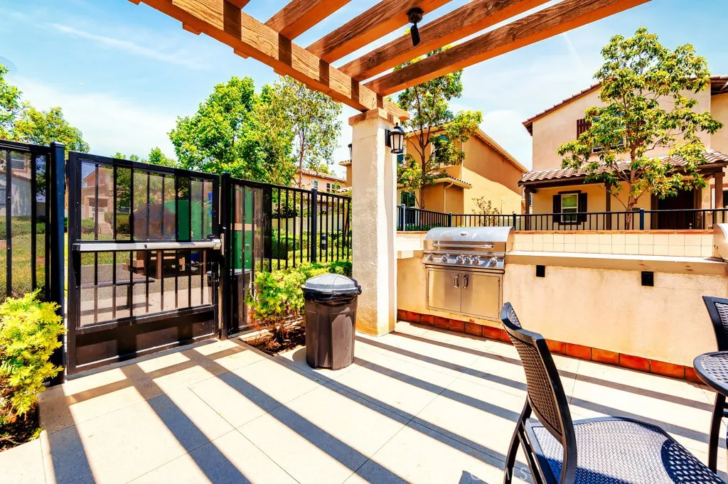 5764 Alcala Way, Riverside, California 92505 home-pic-43