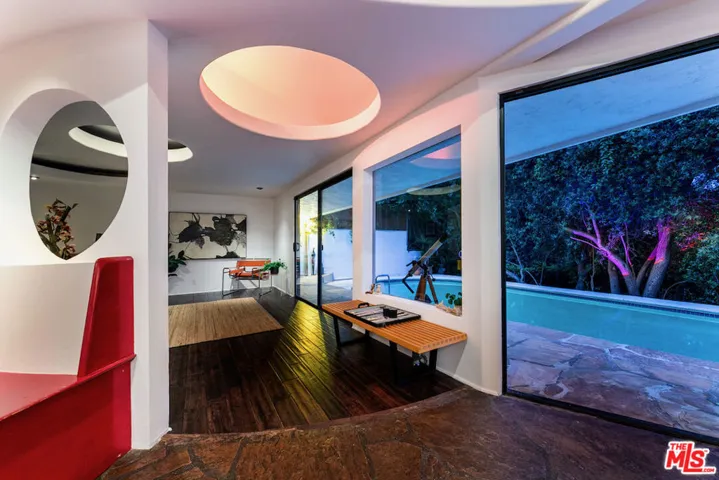 7495 Mulholland Drive, Los Angeles, California 90046