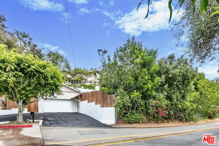 7495 Mulholland Drive, Los Angeles, California 90046