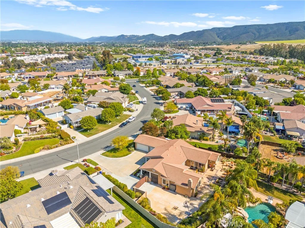 42302 Oregon Trail, Murrieta, California 92562 home-pic-74