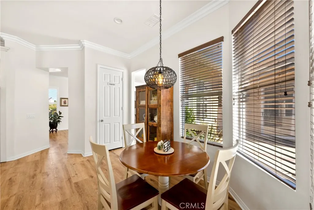 42302 Oregon Trail, Murrieta, California 92562 home-pic-26