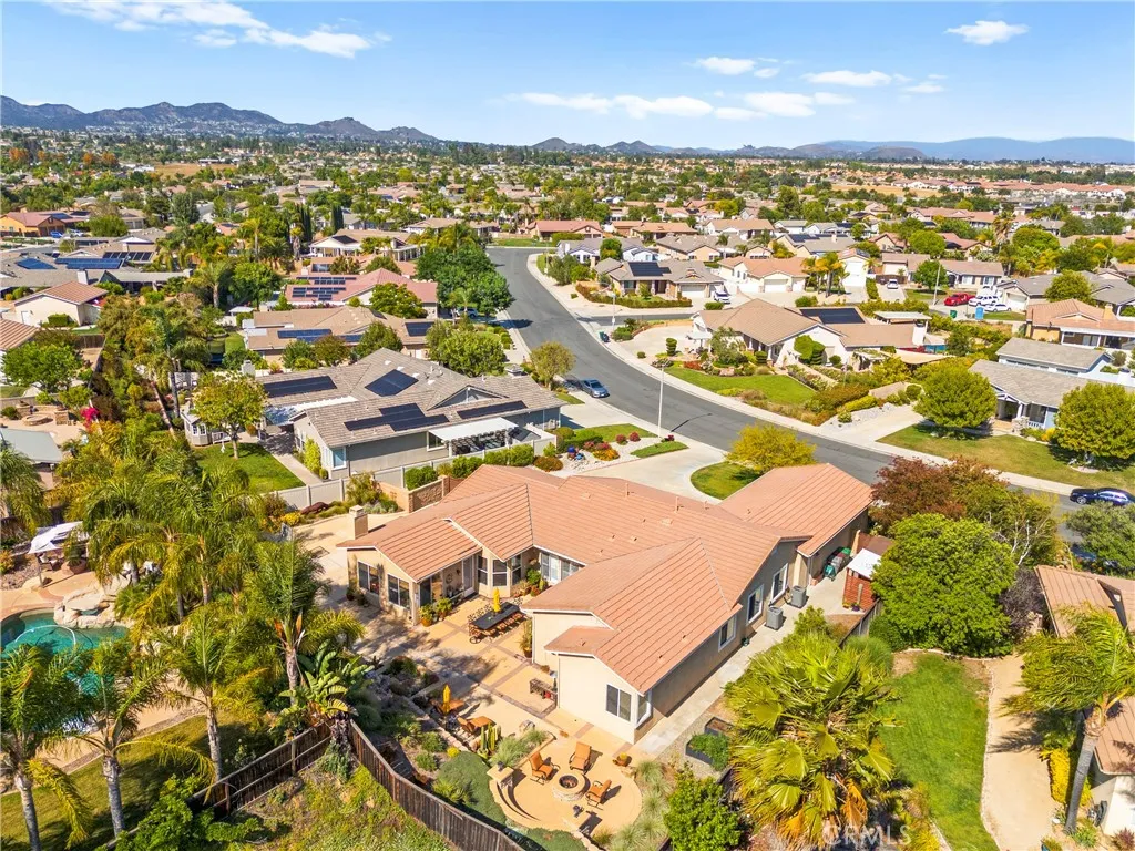 42302 Oregon Trail, Murrieta, California 92562 home-pic-71