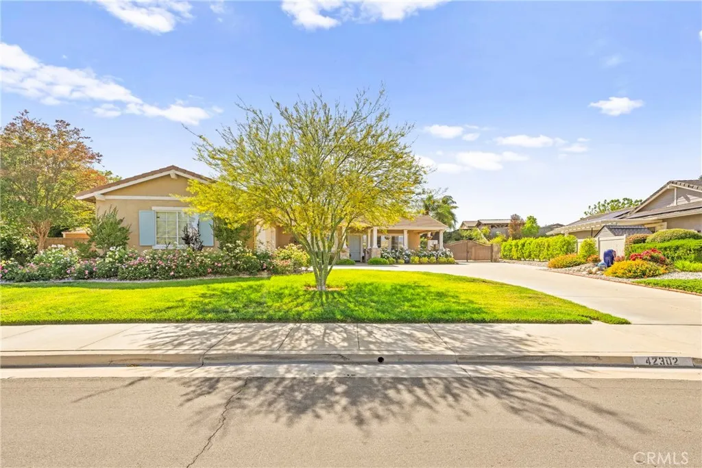 42302 Oregon Trail, Murrieta, California 92562 home-pic-0