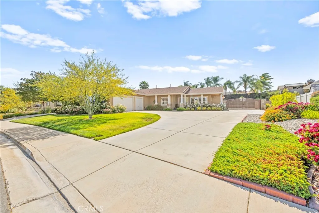42302 Oregon Trail, Murrieta, California 92562 home-pic-5