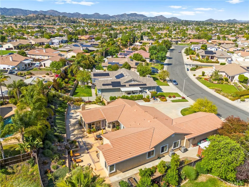 42302 Oregon Trail, Murrieta, California 92562 home-pic-70
