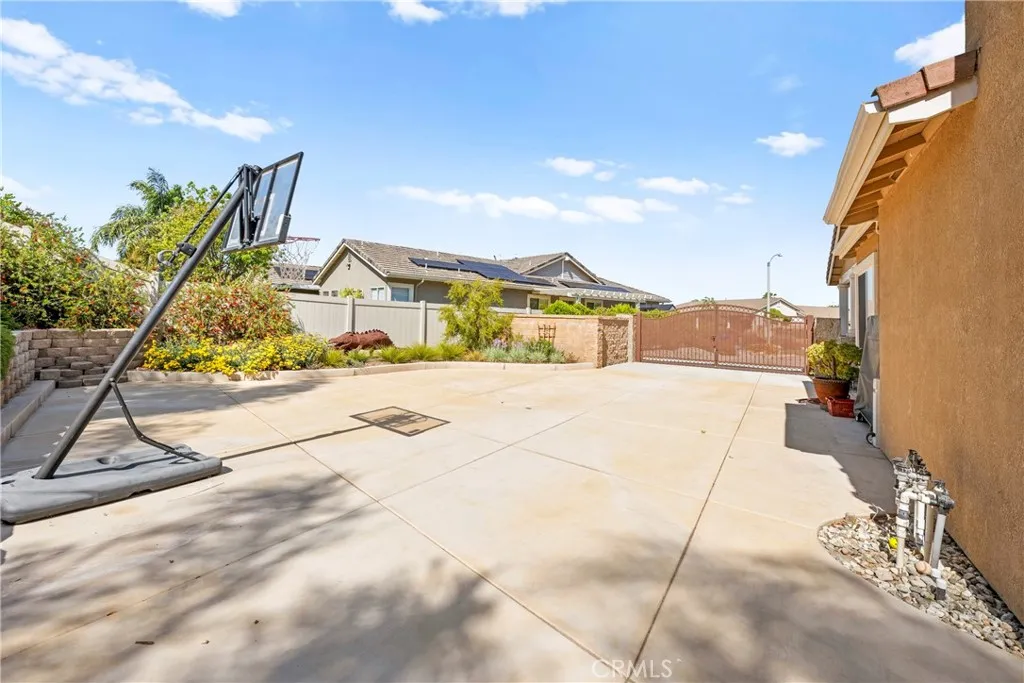 42302 Oregon Trail, Murrieta, California 92562 home-pic-65