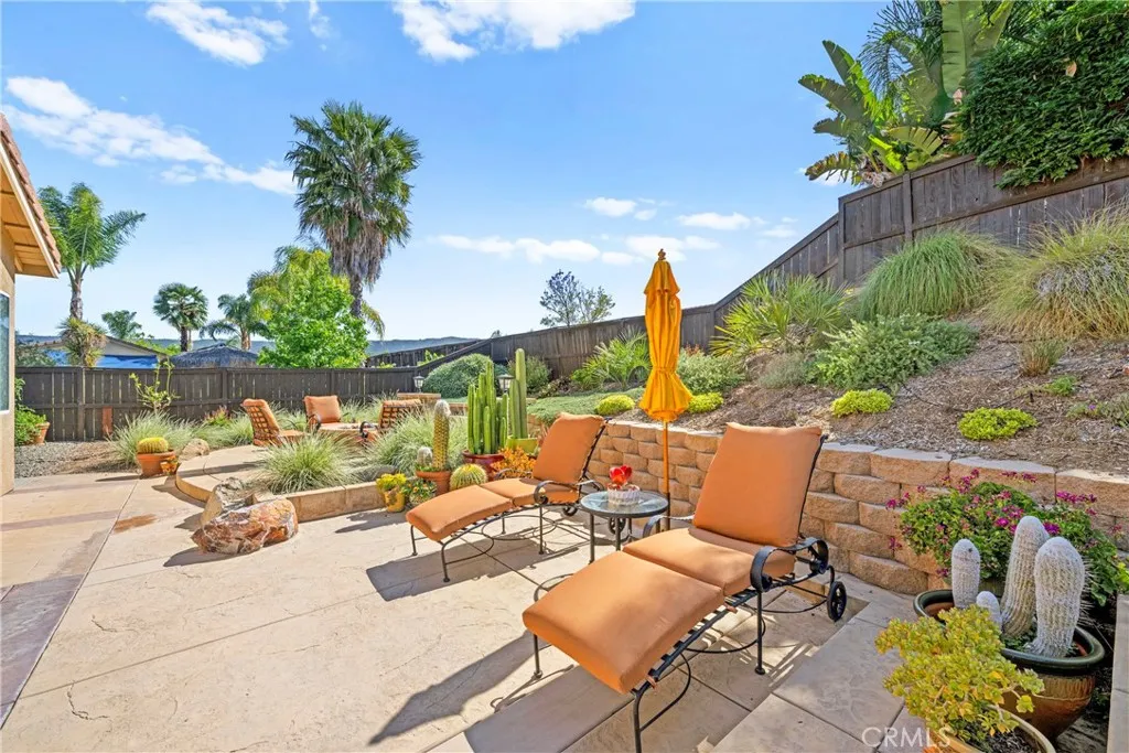 42302 Oregon Trail, Murrieta, California 92562 home-pic-56