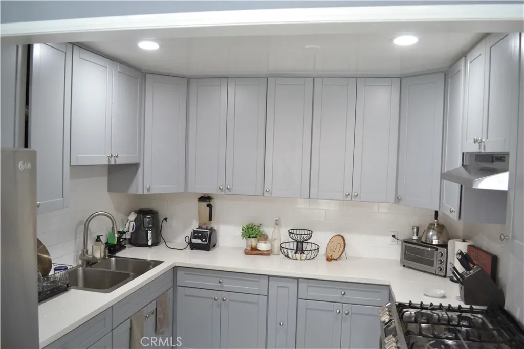 11068 Penrose, Sun Valley, California 91352 home-pic-7