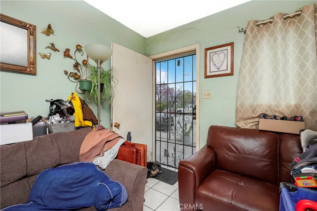 333 W D Street, Wilmington, California 90744 home-pic-29