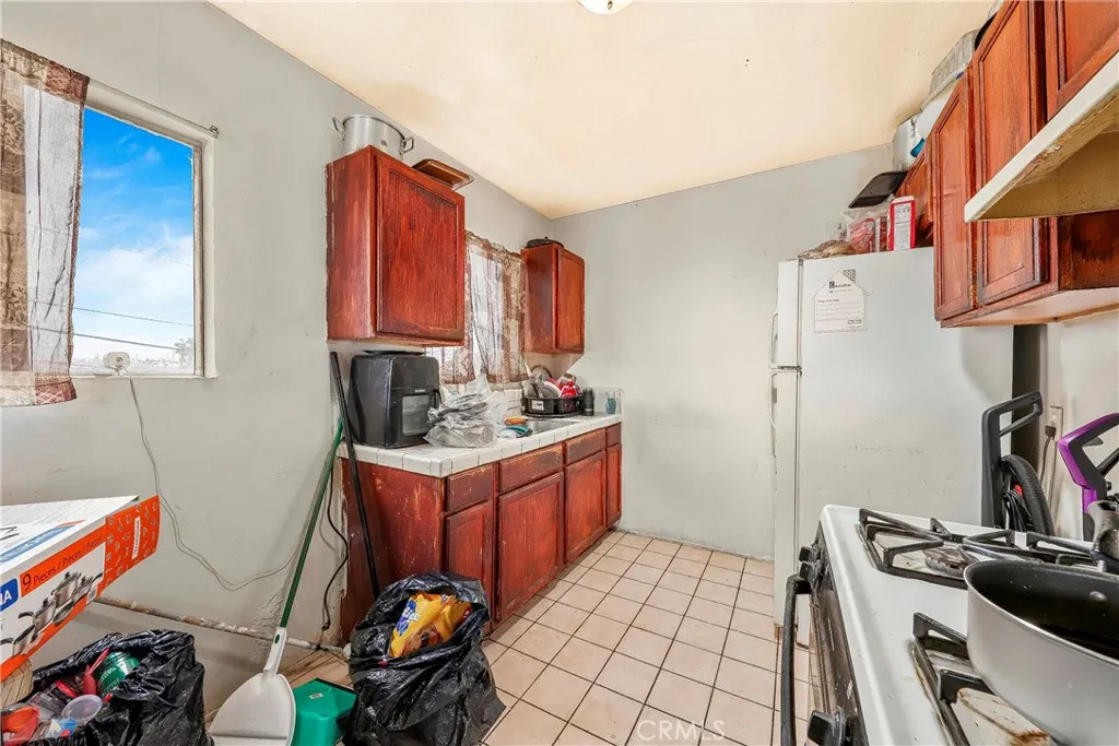 333 W D Street, Wilmington, California 90744 home-pic-46