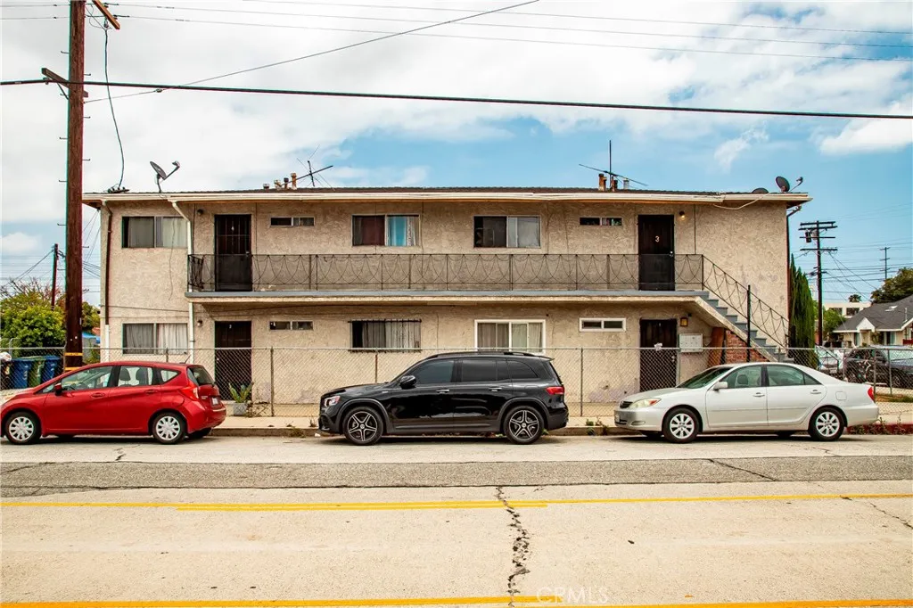 333 W D Street, Wilmington, California 90744 home-pic-17