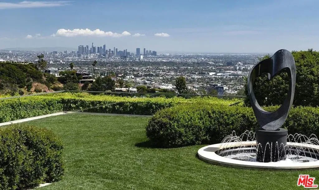 1500 Gilcrest Drive, Beverly Hills, California 90210 home-pic-2