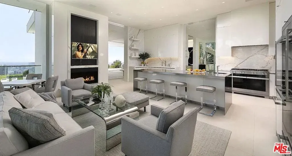 1500 Gilcrest Drive, Beverly Hills, California 90210 home-pic-8