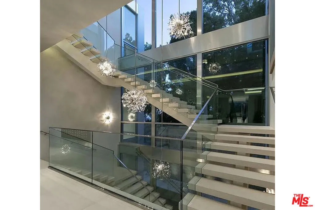 1500 Gilcrest Drive, Beverly Hills, California 90210 home-pic-15