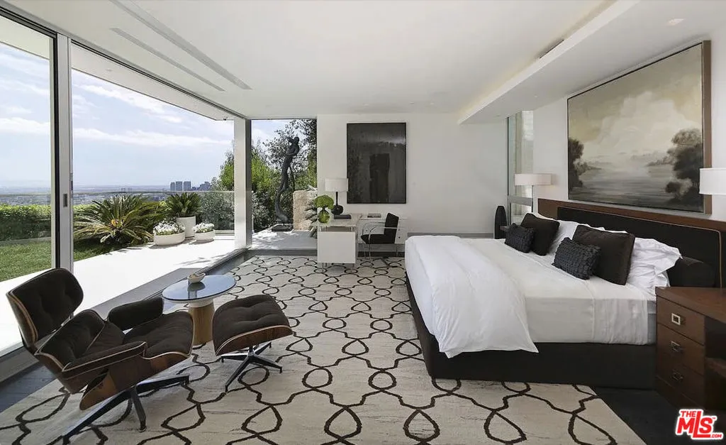 1500 Gilcrest Drive, Beverly Hills, California 90210 home-pic-12