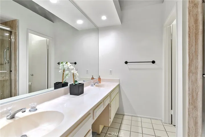 Primary Ensuite Bath