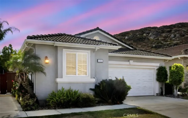 211 Furyk Way, Hemet, California 92545
