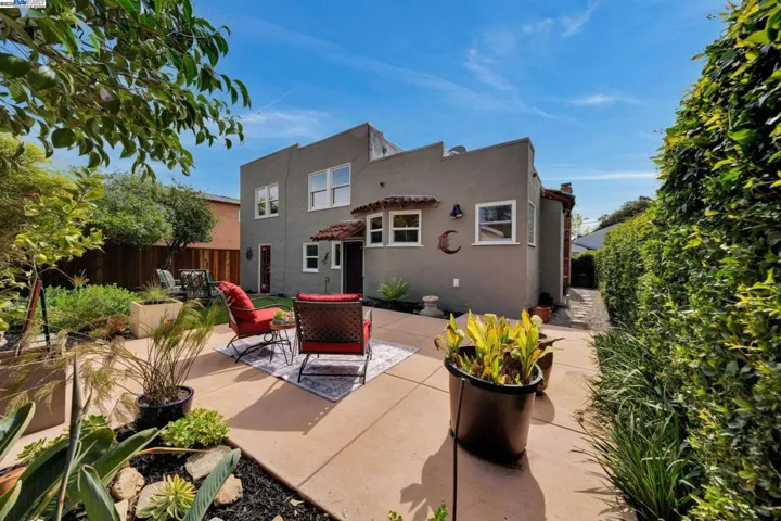 3016 Hyde St, Oakland, California 94601
