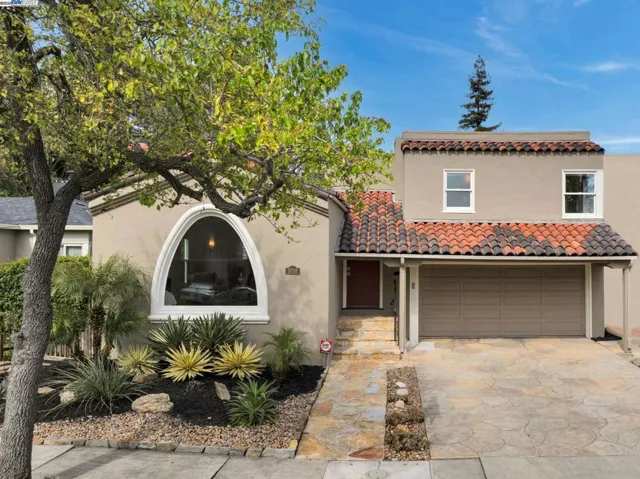 3016 Hyde St, Oakland, California 94601