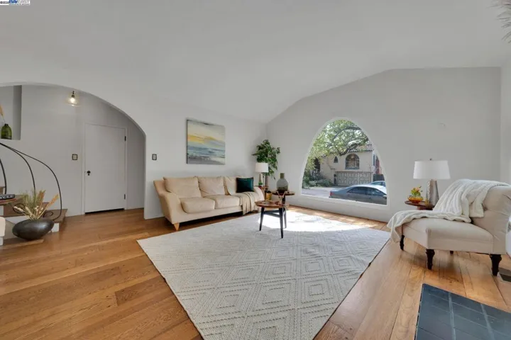 3016 Hyde St, Oakland, California 94601
