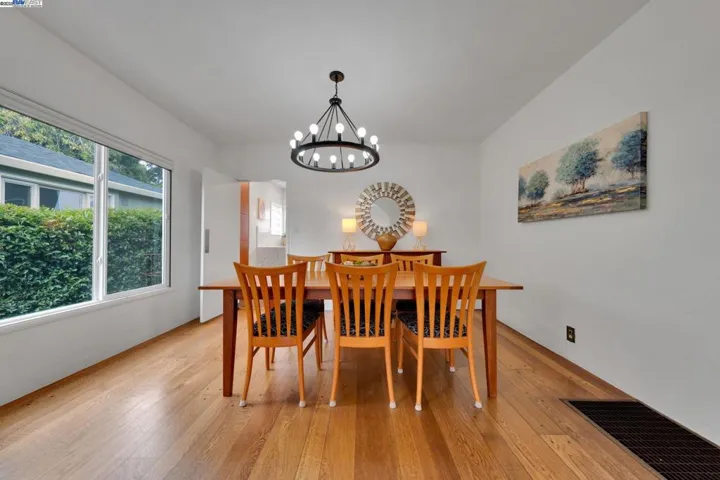3016 Hyde St, Oakland, California 94601