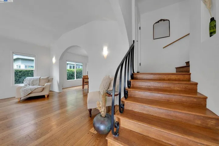 3016 Hyde St, Oakland, California 94601