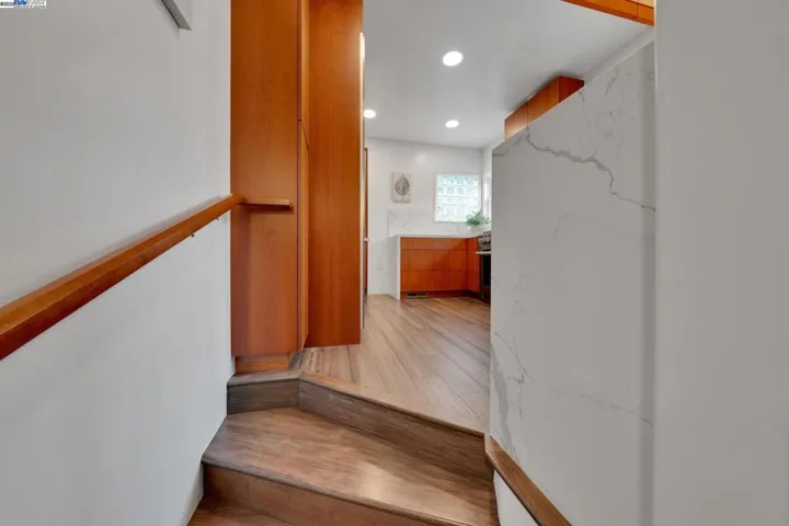 3016 Hyde St, Oakland, California 94601