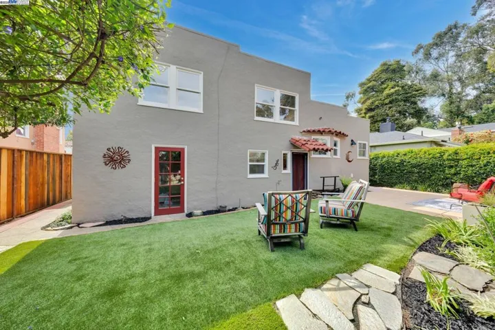 3016 Hyde St, Oakland, California 94601