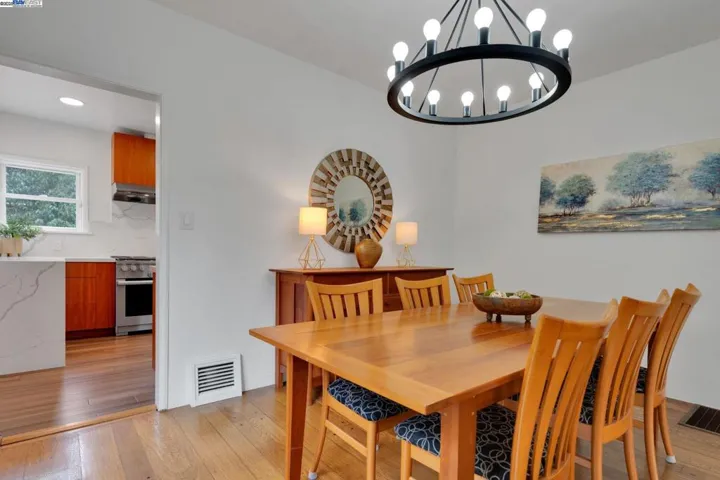 3016 Hyde St, Oakland, California 94601