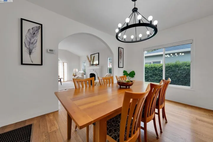 3016 Hyde St, Oakland, California 94601