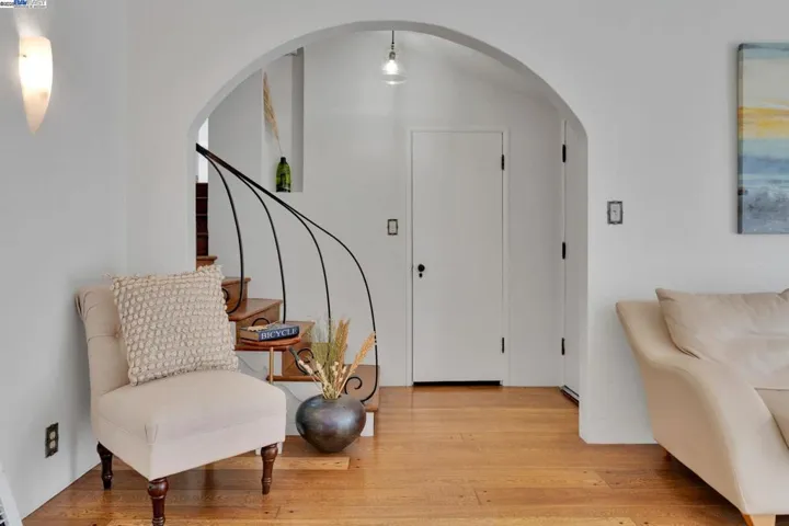 3016 Hyde St, Oakland, California 94601