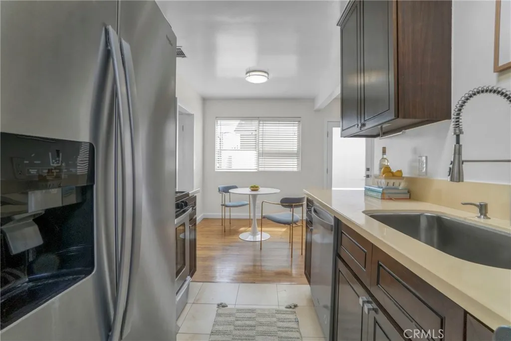 2402 Ocean Park Blvd, Santa Monica, California 90405 home-pic-15