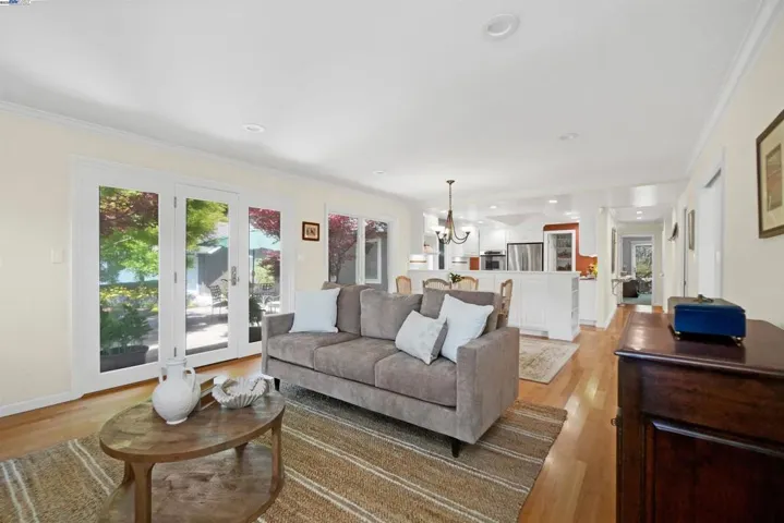 8700 Oak Tree Ln, Castro Valley, California 94552