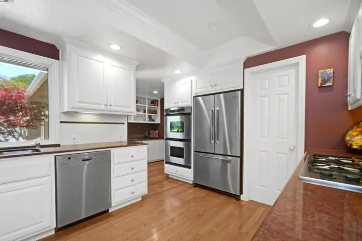 8700 Oak Tree Ln, Castro Valley, California 94552