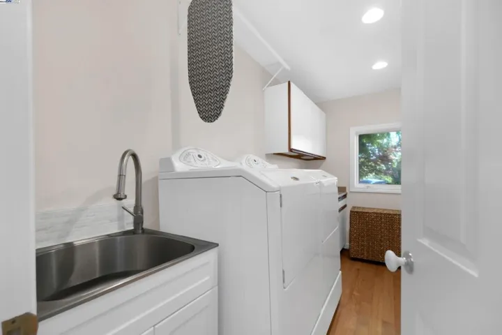 8700 Oak Tree Ln, Castro Valley, California 94552