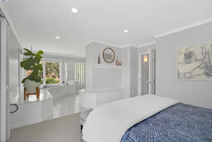 8700 Oak Tree Ln, Castro Valley, California 94552