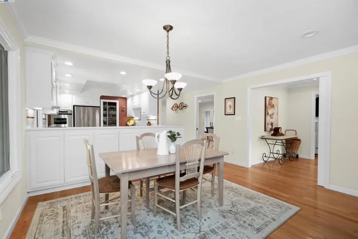 8700 Oak Tree Ln, Castro Valley, California 94552
