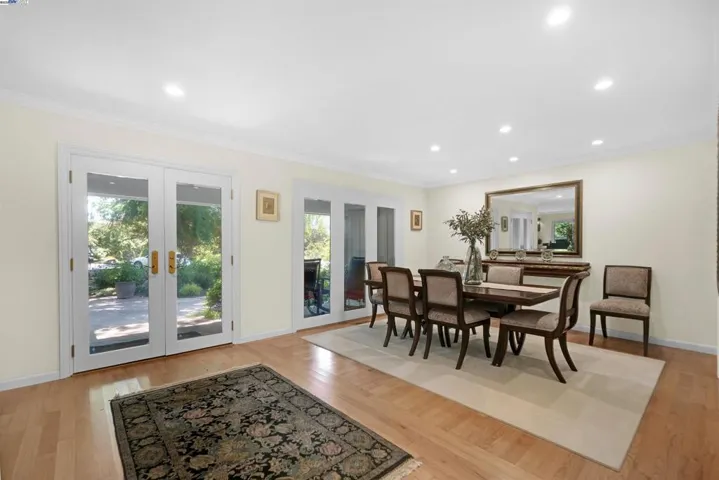 8700 Oak Tree Ln, Castro Valley, California 94552