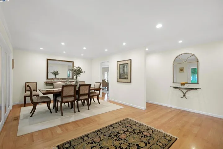 8700 Oak Tree Ln, Castro Valley, California 94552