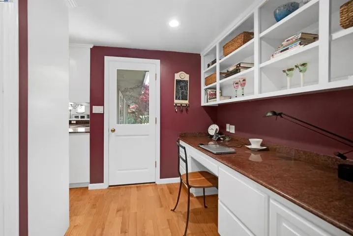 8700 Oak Tree Ln, Castro Valley, California 94552