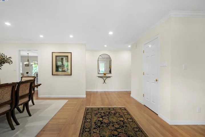8700 Oak Tree Ln, Castro Valley, California 94552