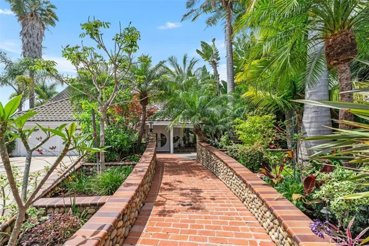 24942 Grissom Road, Laguna Hills, California 92653
